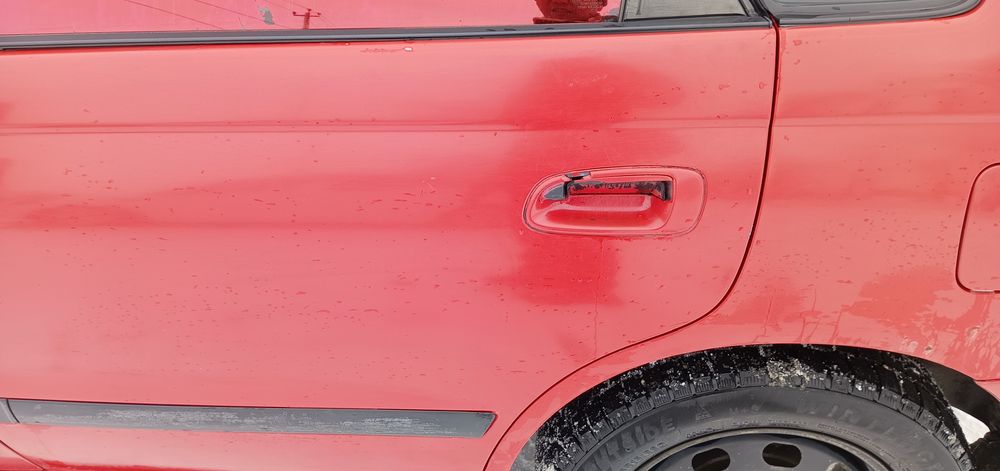 Продам Карина е 1.8