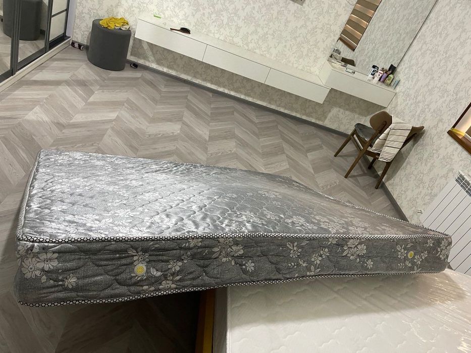 Продам матрас двухспальный