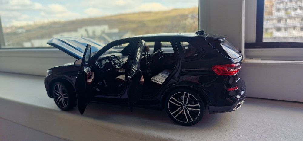 Machete 1:18 Mercedes BMW Norev Paragon Kyoasho