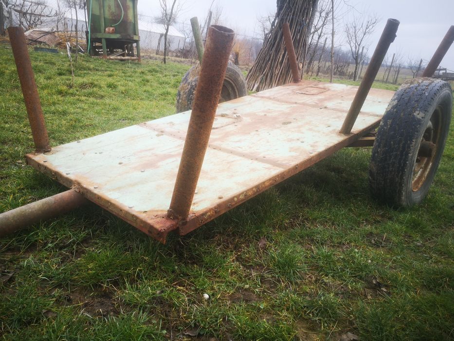 Remorca grapa lonjeroane cadru