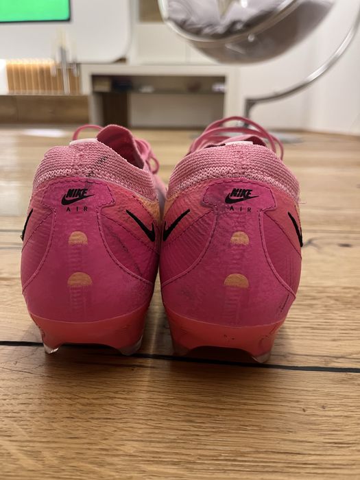 Ghete de fotbal nike air max roz