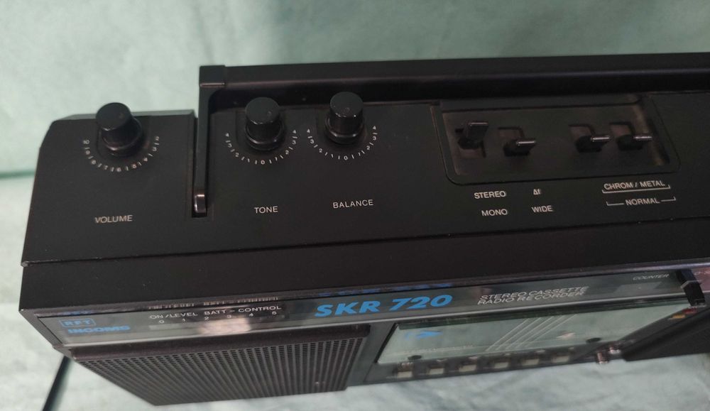 Ретро SKR 720 INCOMS Mezdra vintage cassette player радиокасетофон