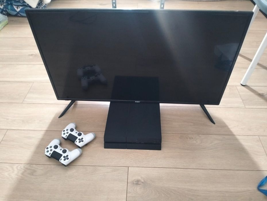 Продается Ps 4 б/у