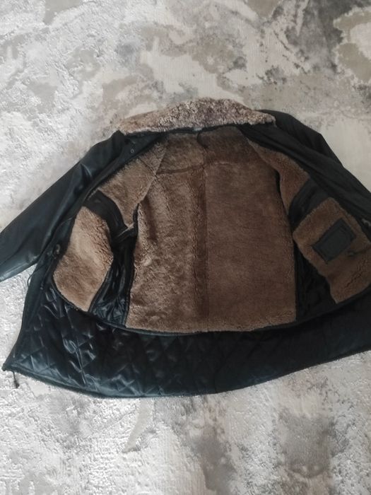 Продам кожаную куртку размер 50-52