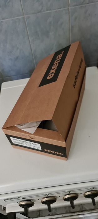 Pantofi de lucru " safety", cu protectie metalica NOI .
