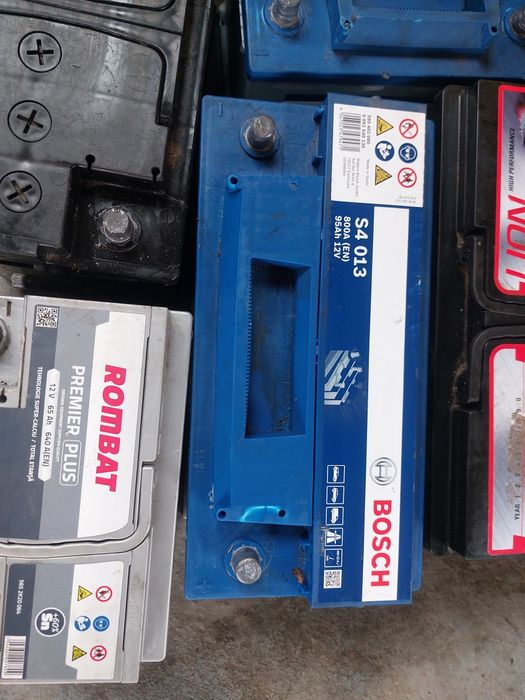 Baterie Baterii Acumulator Acumulatori Auto în stare foarte bună 60 Ah 12 V 65 Ah 12 V 75 Ah 12 V 80 Ah 12 V 95 Ah 12 V 110 Ah 12 V