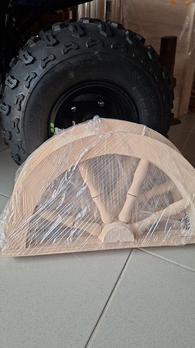 Roată lemn  jumătate