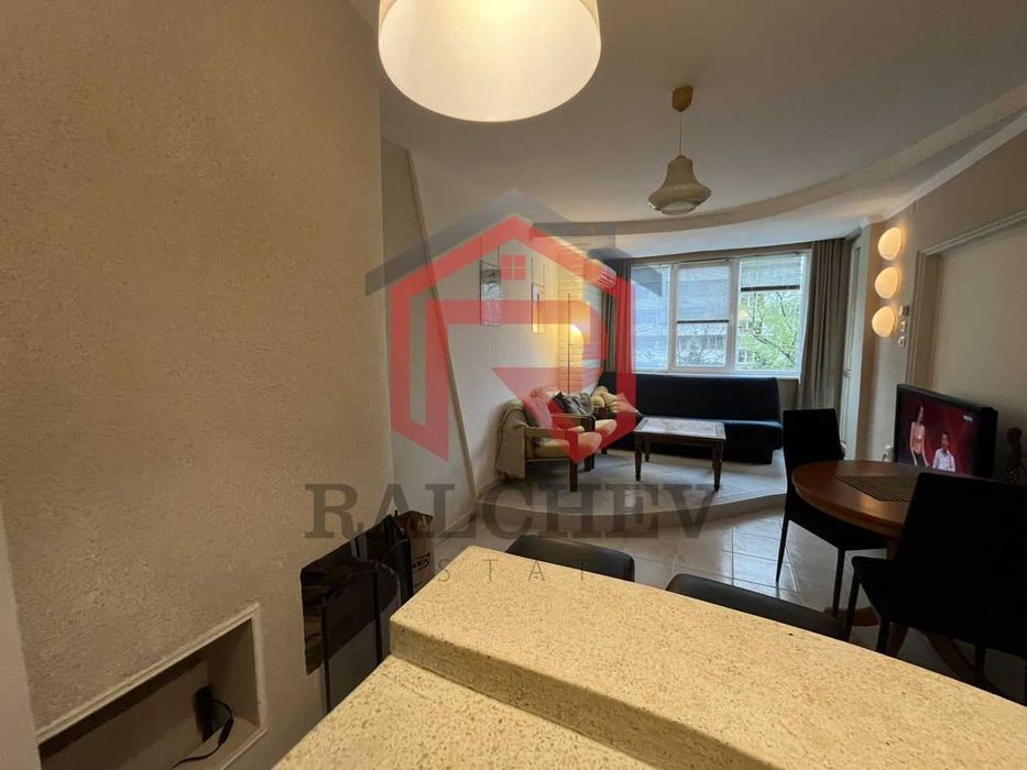 Дава се под наем Двустаен апартамент в Варна, Трошево - 52 кв.м за 398.82 € - Снимка #1