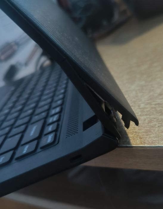 Pachet 2 laptopuri pt. piese (Lenovo Ideapad SSD + Dell Inspiron)