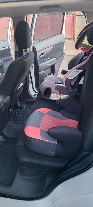 VAND URGENT!!! Mitsubishi  4X4 ,7 locuri