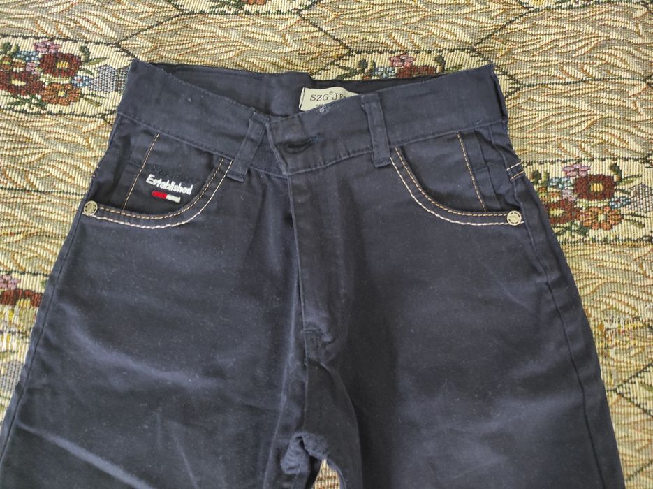 Продавам панталон/дънки и ризи за момче 146см.