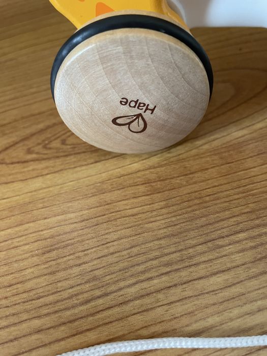 Дървена играчка за дърпане HAPE