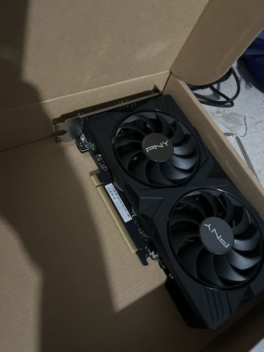 Продам видеокарту RTX 4060 PNY
