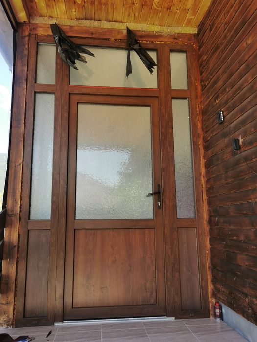 Пвц врата 162,5см. широка/259 см. висока