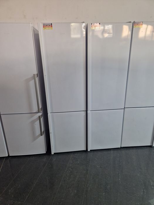 Хладилник с фризер Gram A+