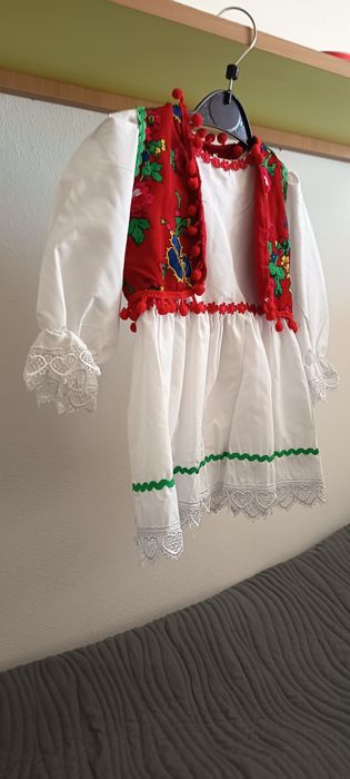 Rochiță tradițională pt copii de 1 an,inspirata din portul românesc.