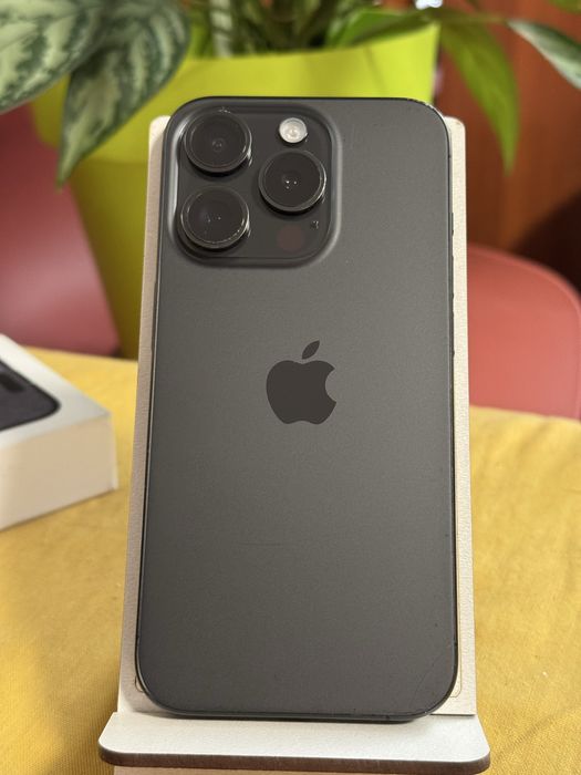 Iphone 15 pro без ремонта акум 89%