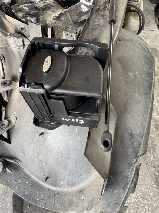 Поставка за чаша/cup holder за Mercedes Cls W219