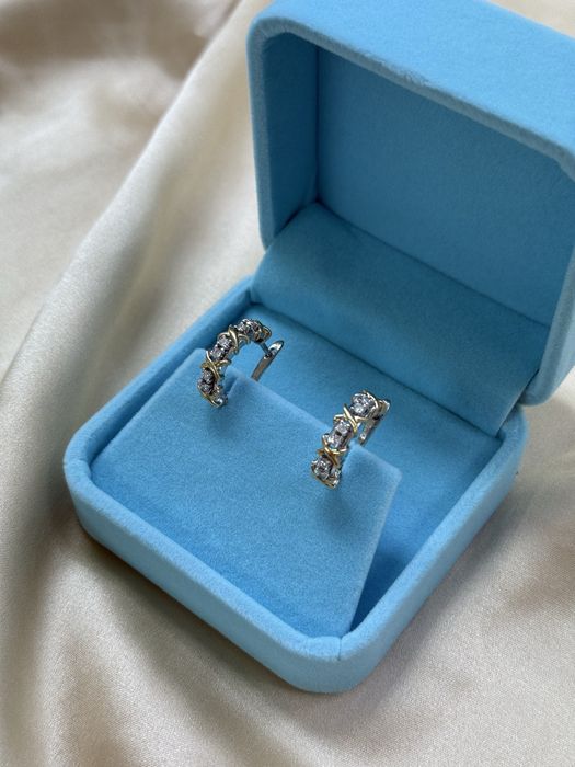 Золотые серьги с бриллиантами