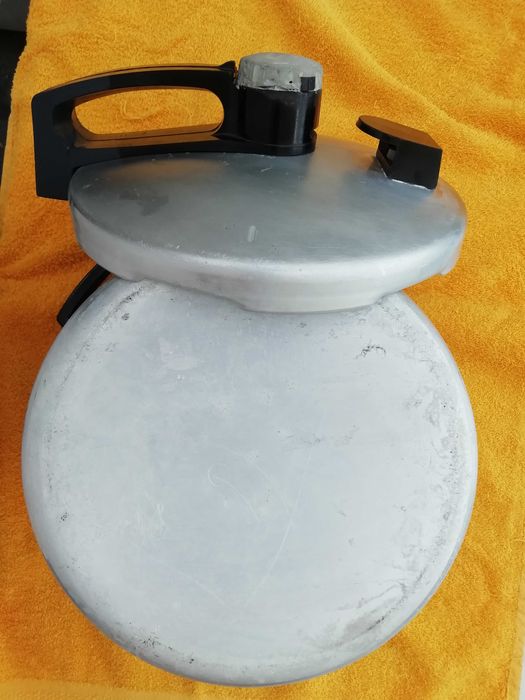 тенджера под налягане - алуминиева