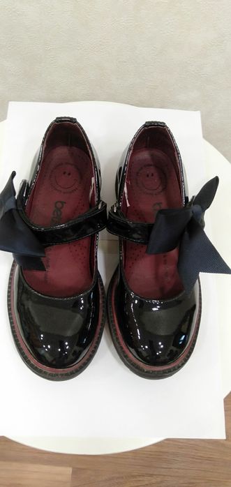 Школьные ботинки