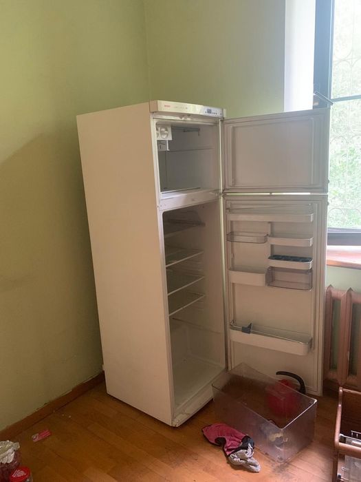 Холодильник для дома, кафе