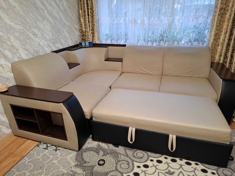 Продам диван угловой
