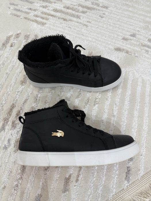 Теплые кроссовки