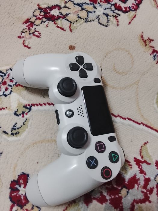 Пс 4 про Соник нету одного провода