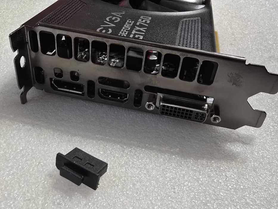 Placa video EVGA GeForce GTX 750 1GB GDDR5 128-bit - poze reale