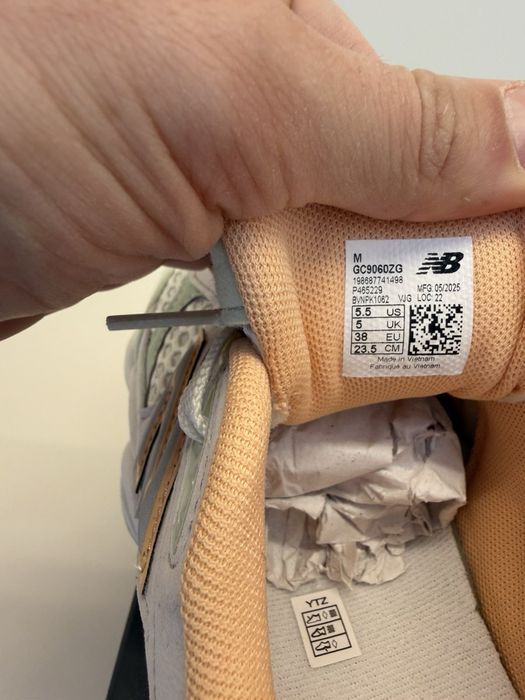 100% Оригинални New Balance 9060 в размер 38