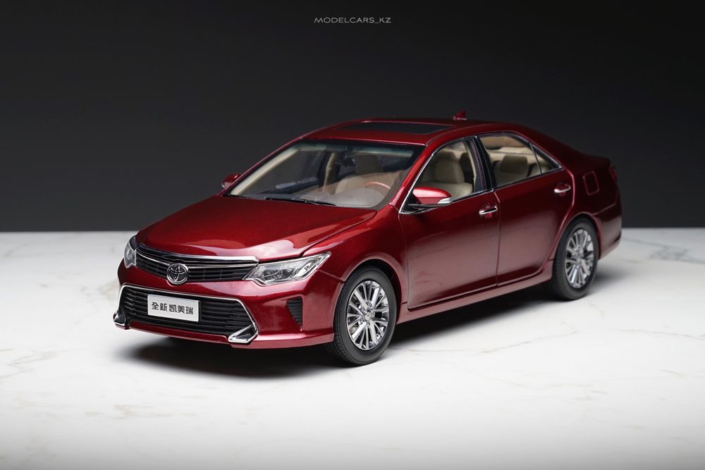 1:18 Toyota Camry 55