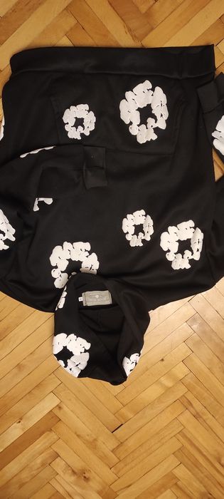 Продавам суичър,размер М.