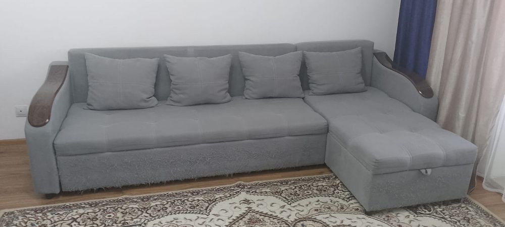 Диван  продаю срочно