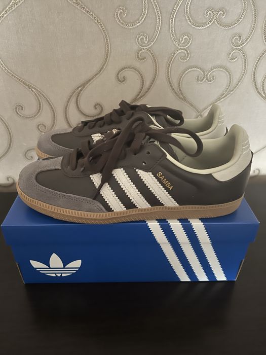 Продам новые кроссовки adidas samba