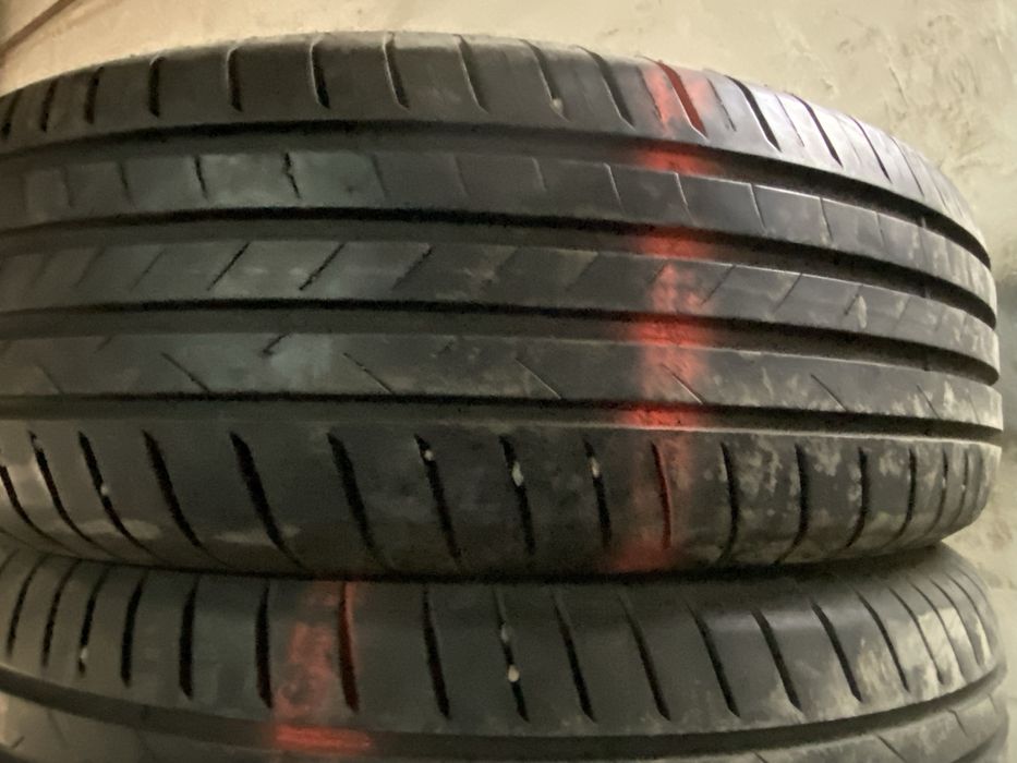 Шины Continental  215/65/17, 2 штук