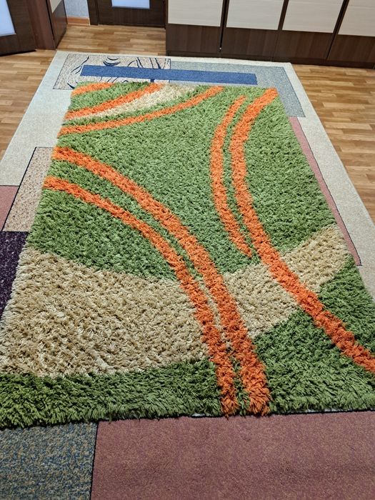 Ковры разные в отличном состоянии.