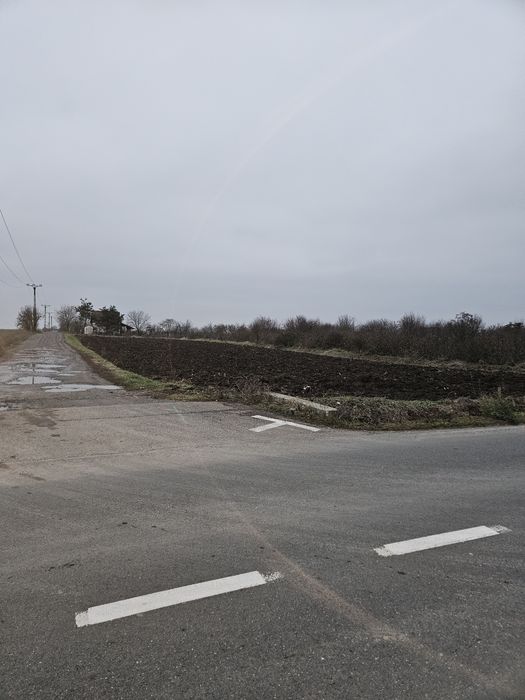 Vand parcele de teren în zona Tireamului