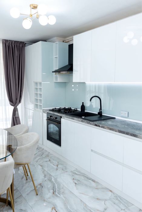 Inchiriez apartament Untold | Electric