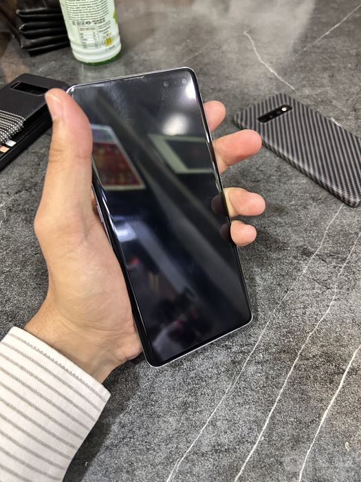 Samsung galaxy s10 5g 512gb.