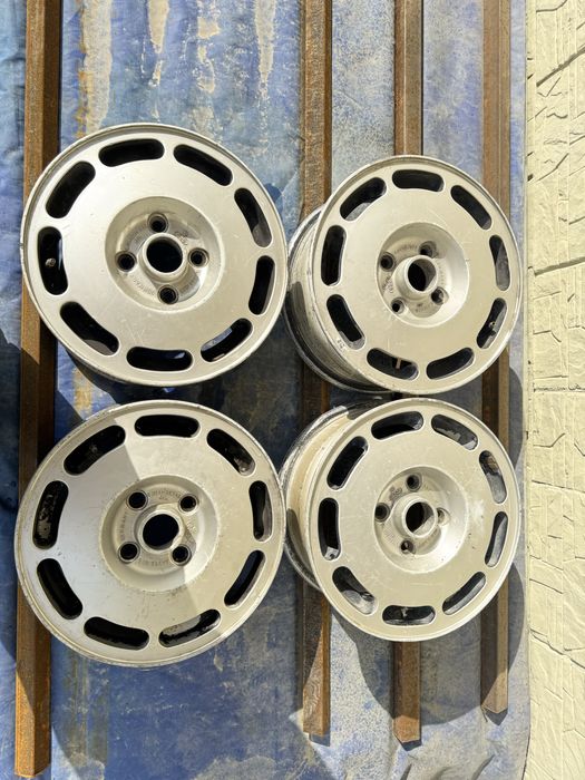 Продам оригинальные литые диски Audi