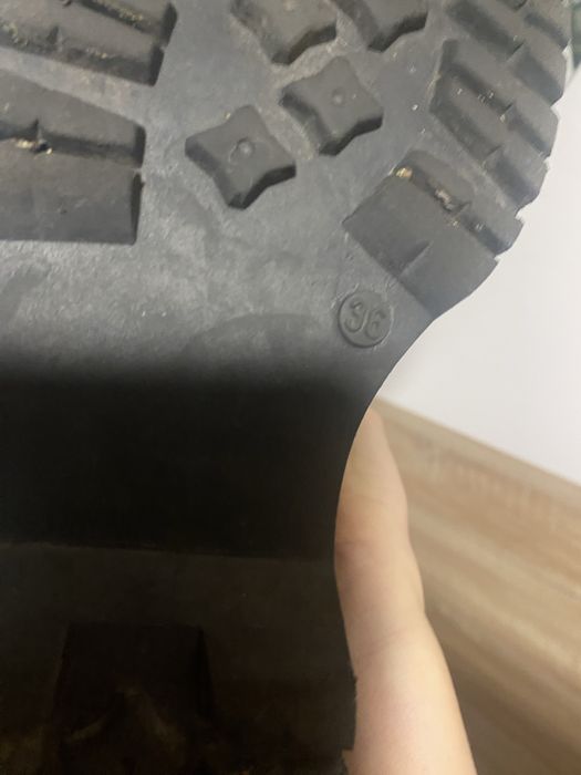 Ghete piele marca Venezia