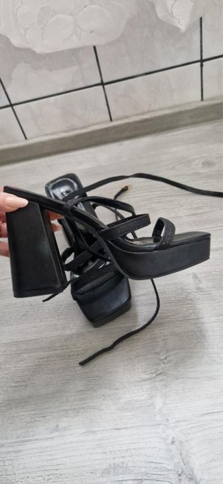 Sandale elegante noi