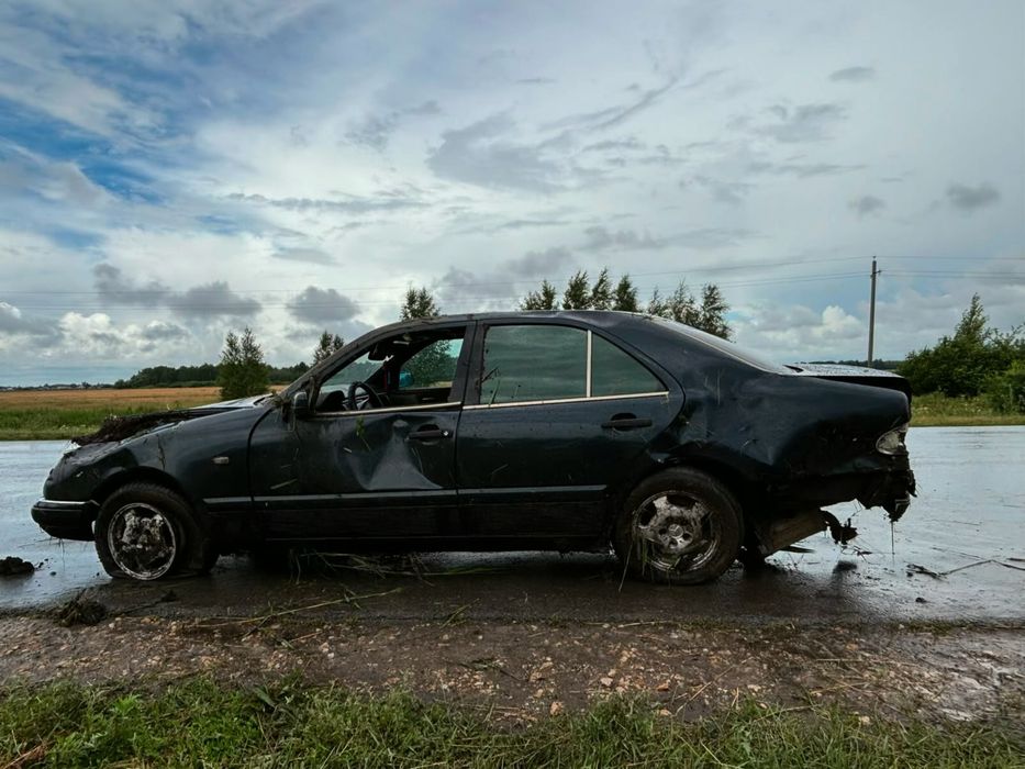 Продам Mersedes Benz E230