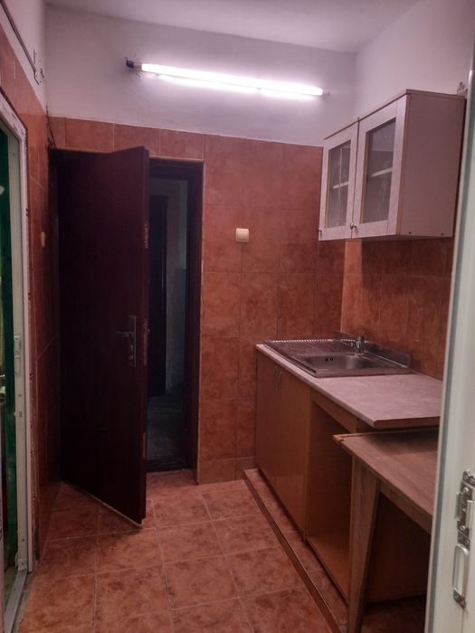 Închiriez garsoniera