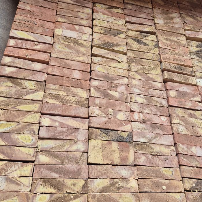 Кирпич жженый красный