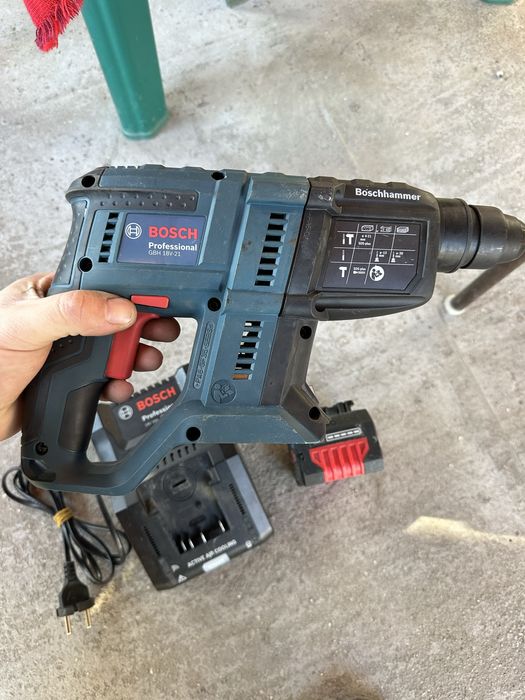 Bosch GBH 18V-21 перфоратор