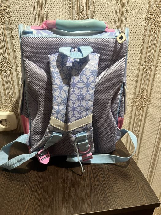 Продам рюкзаки для девочки