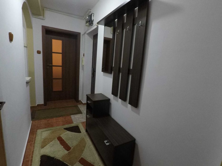 Inchiriez apartament de doua camere in Brasov in centrul Civic
