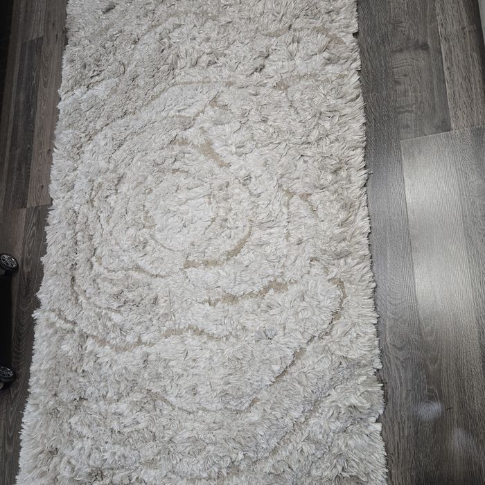 Малък килим или пътека.